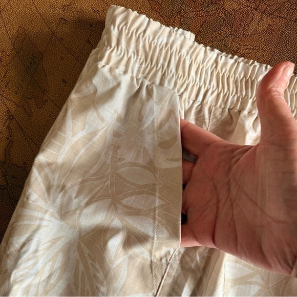 Ripskirt Hawaii Cream Patterned Cropped Pants - Picture 7 of 14